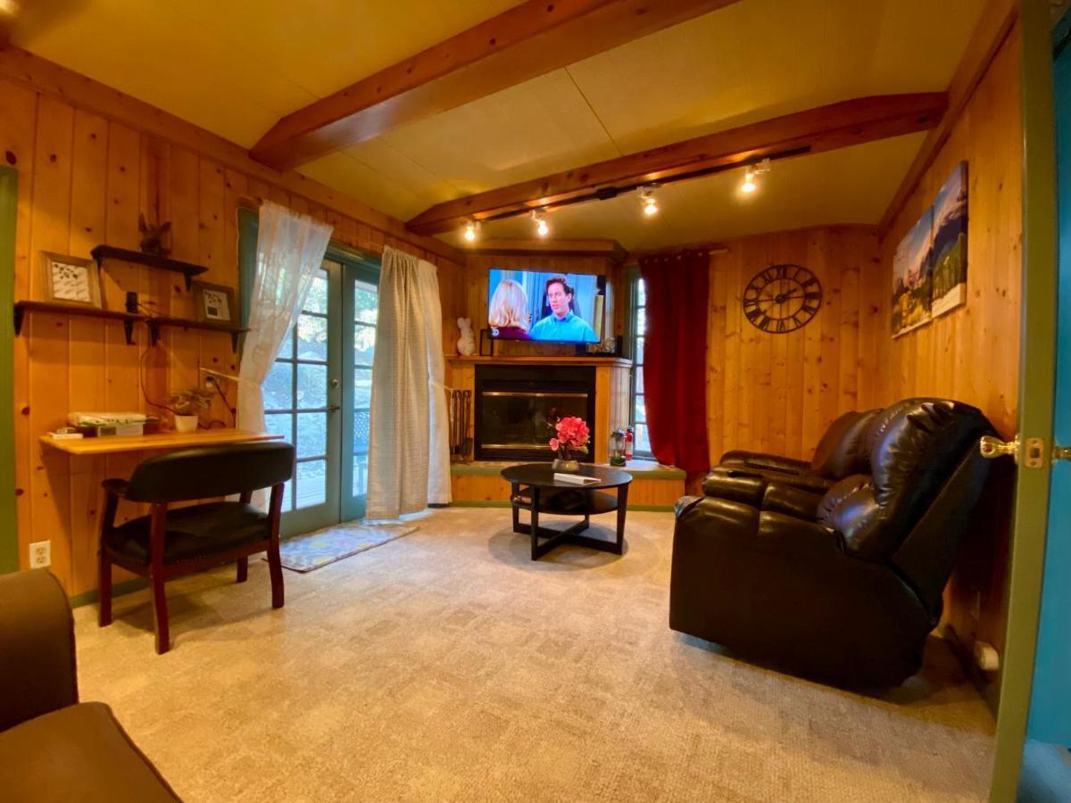 Snow Bunny Cottage, Pets Welcomed! Green Valley Lake Экстерьер фото